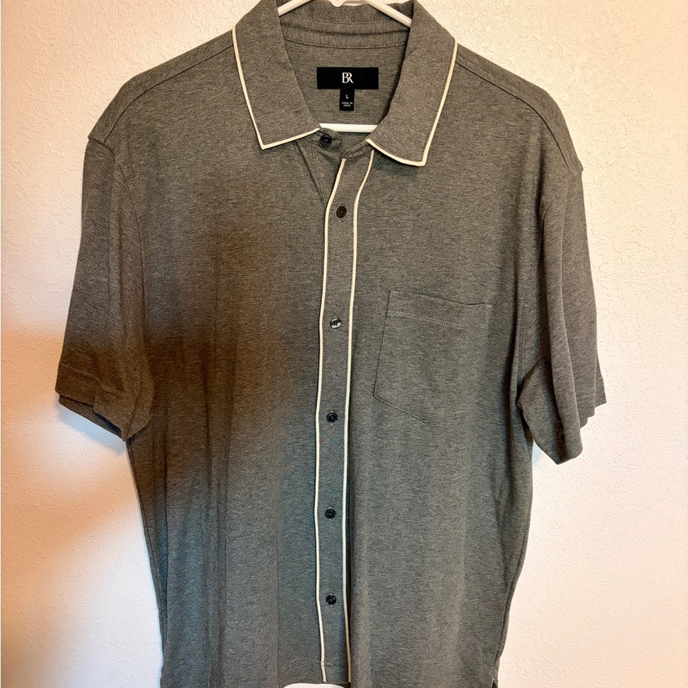 Banana Republic men's olive green shirt.